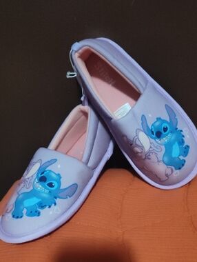 Girls Lavender Slip-On Slippers with Stitch Graphic